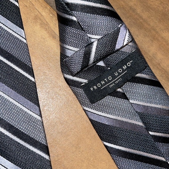 Egara & Ponto Uomo ties - Picture 3 of 5